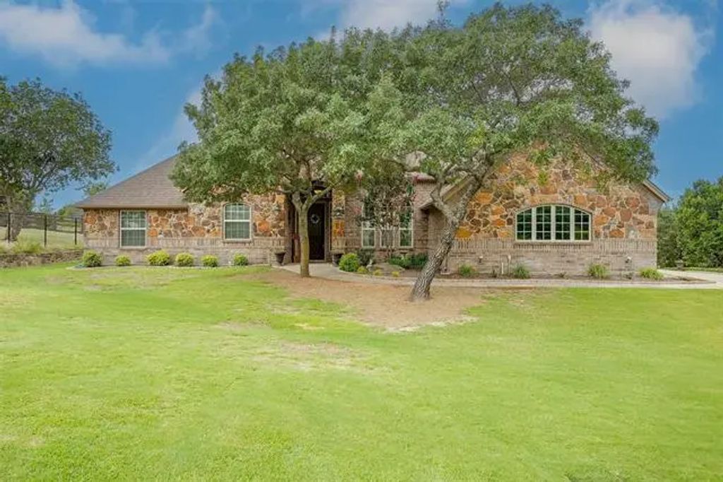 142 Meadow Arbor Drive, Weatherford