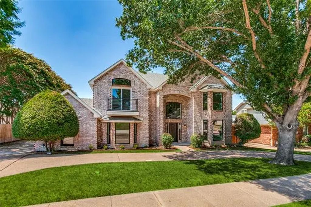 717 Sunkist Lane, Plano