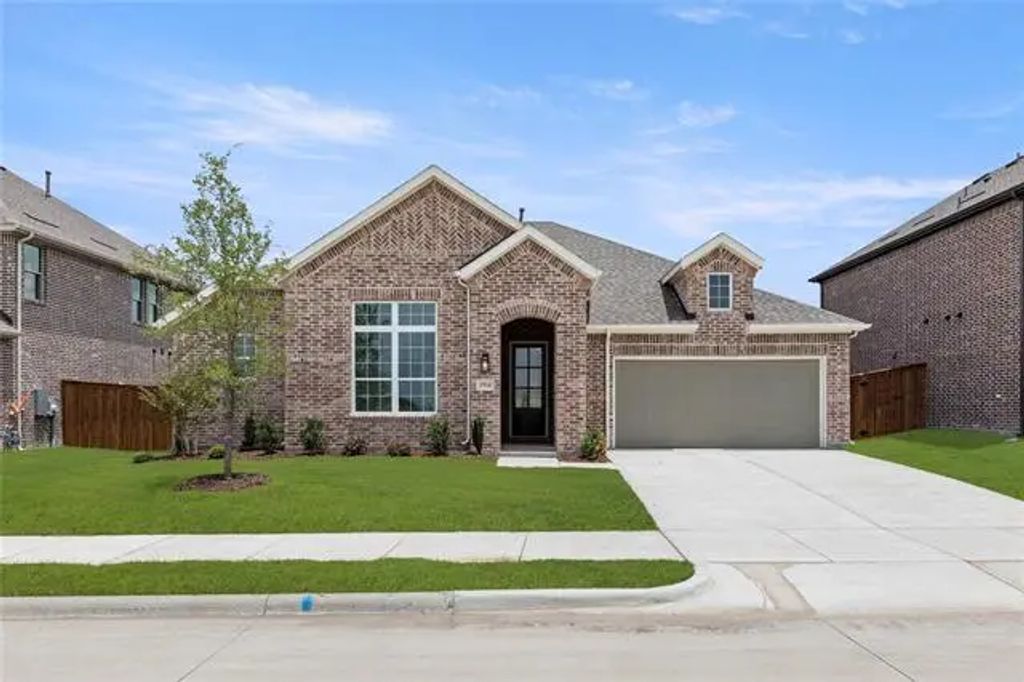 1916 Honey Creek Road, Forney