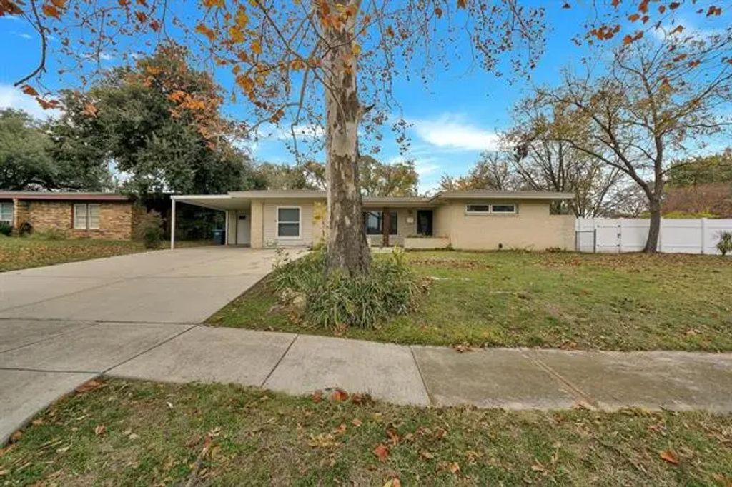 6225 Franwood Terrace, Fort Worth
