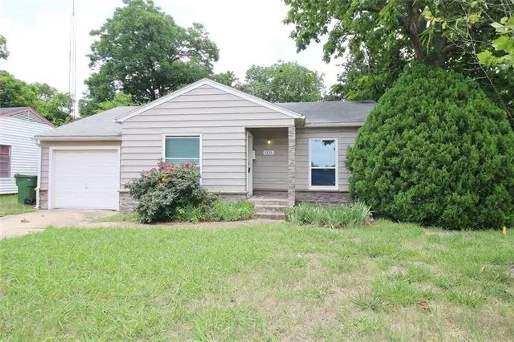 1225 Lakeside Drive, Garland