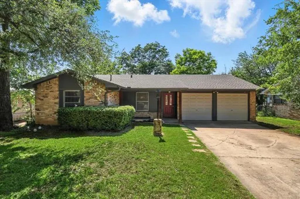 2206 Westwood Drive, Denton