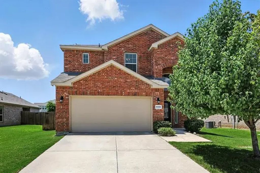 8808 Deadwood Lane, Aubrey