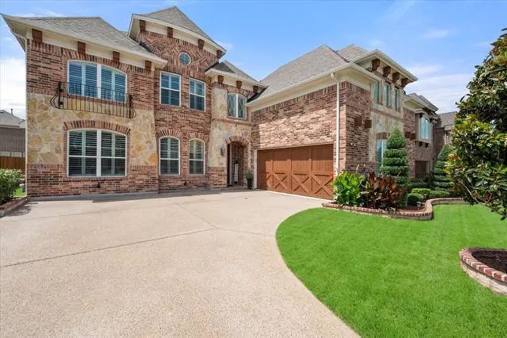 2839 Mariposa Drive, Grand Prairie