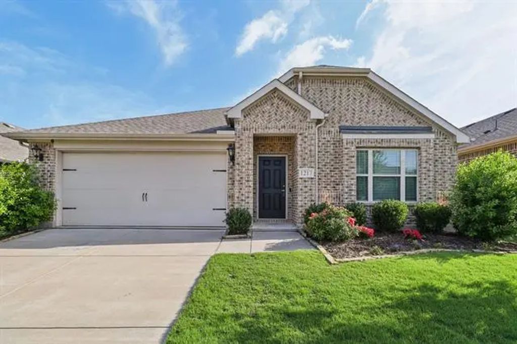 1217 Morning Ridge Trail, Aubrey