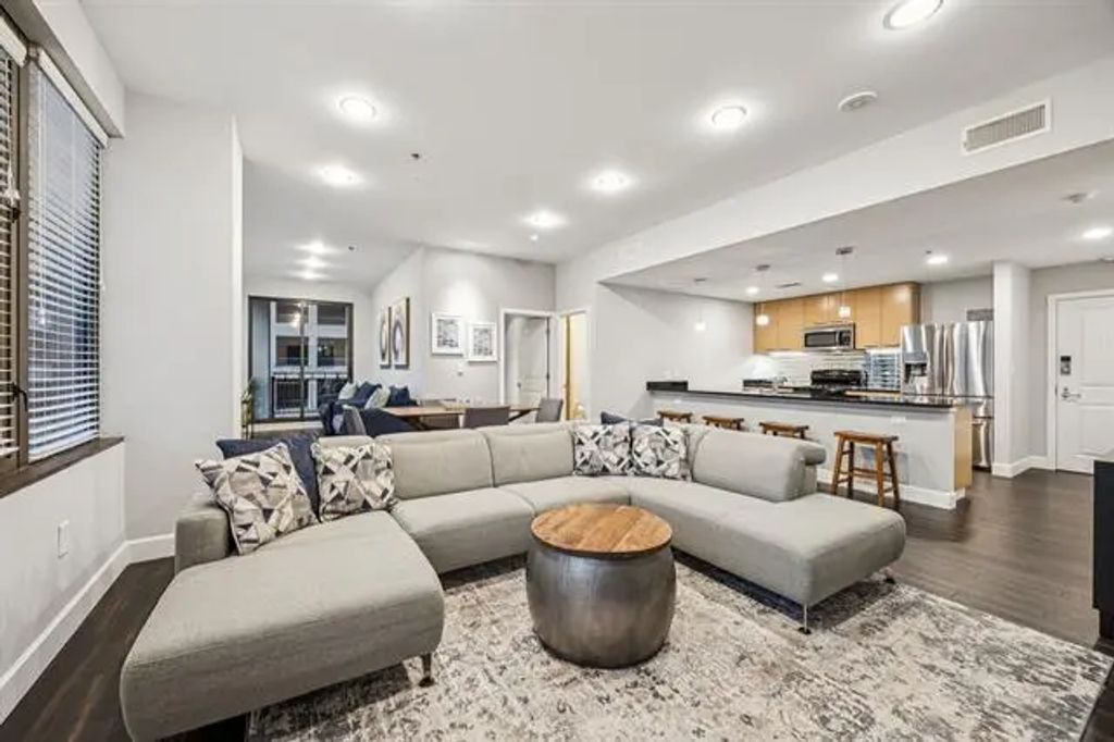 1200 Main Street 1106, Dallas