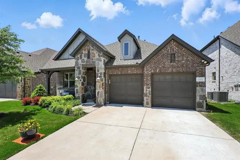 1521 Twistleaf Road, Flower Mound