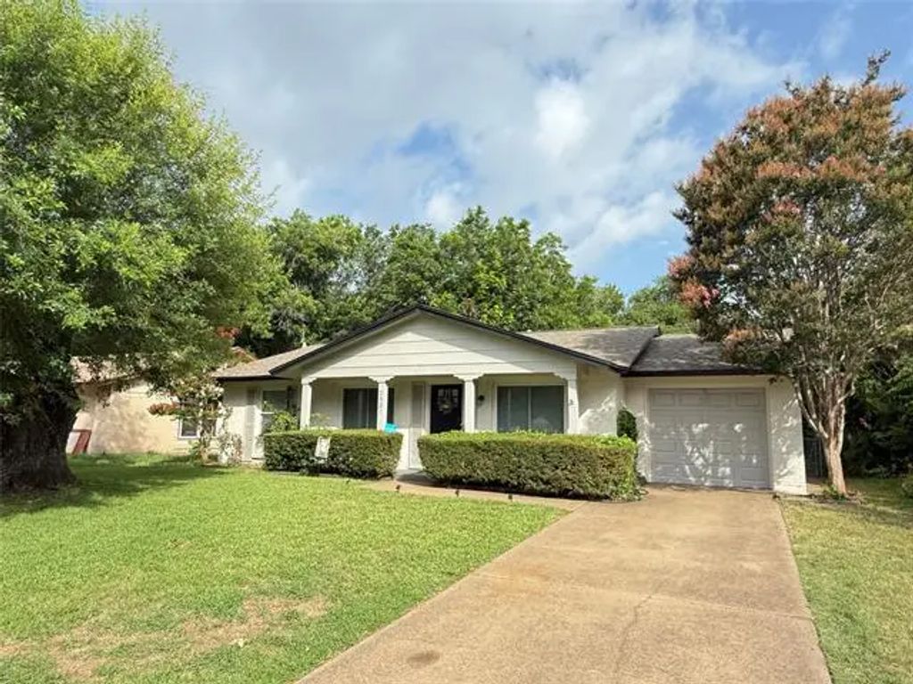 2621 Trinity Street, Irving