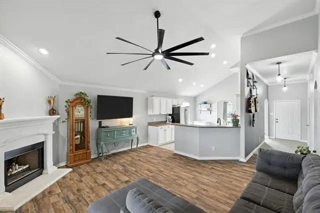 848 Coppin Drive, Fort Worth
