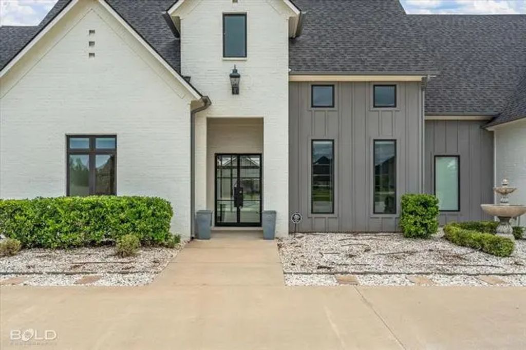300 Grist Mill Drive, Benton