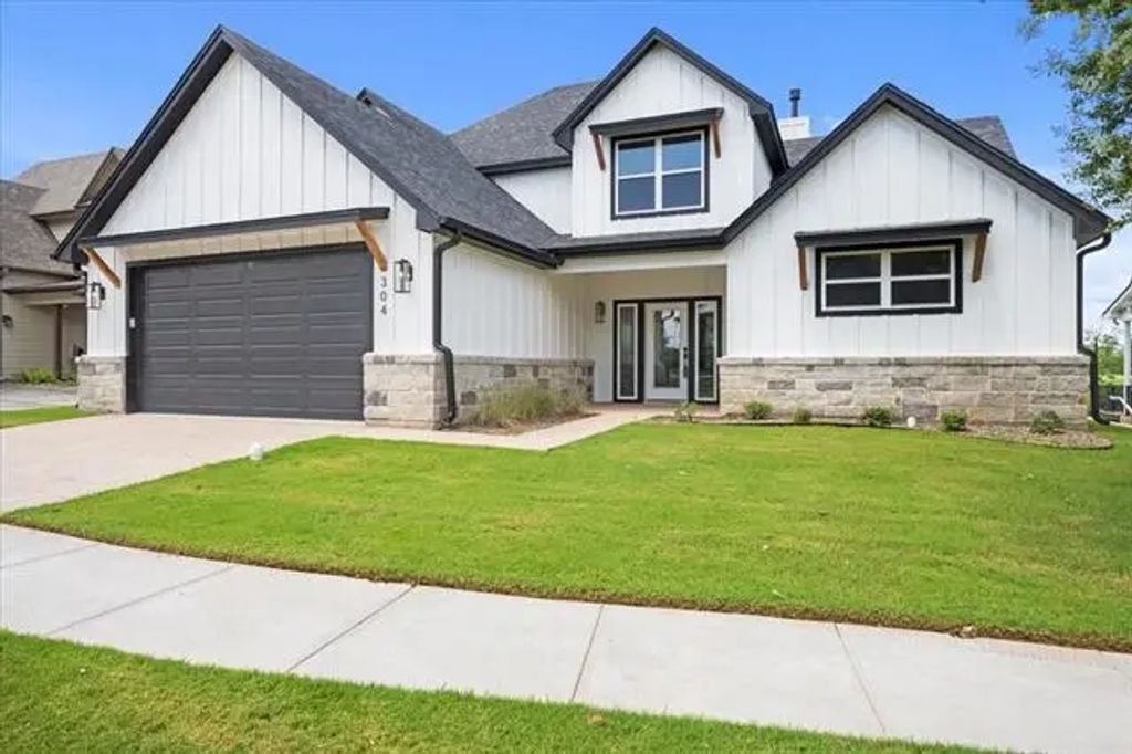 304 Heather Run, Woodway