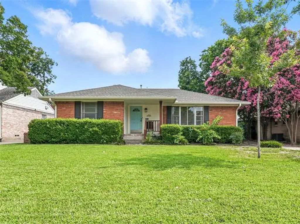 721 Sherwood Drive, Richardson