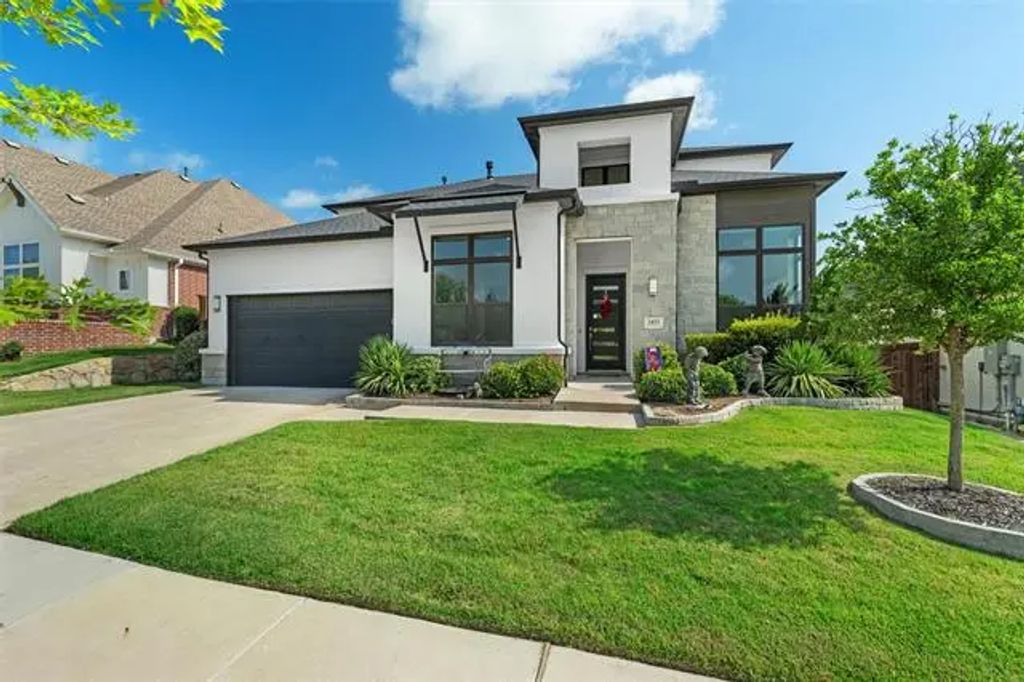 1833 Rolling Heights Lane, Fort Worth