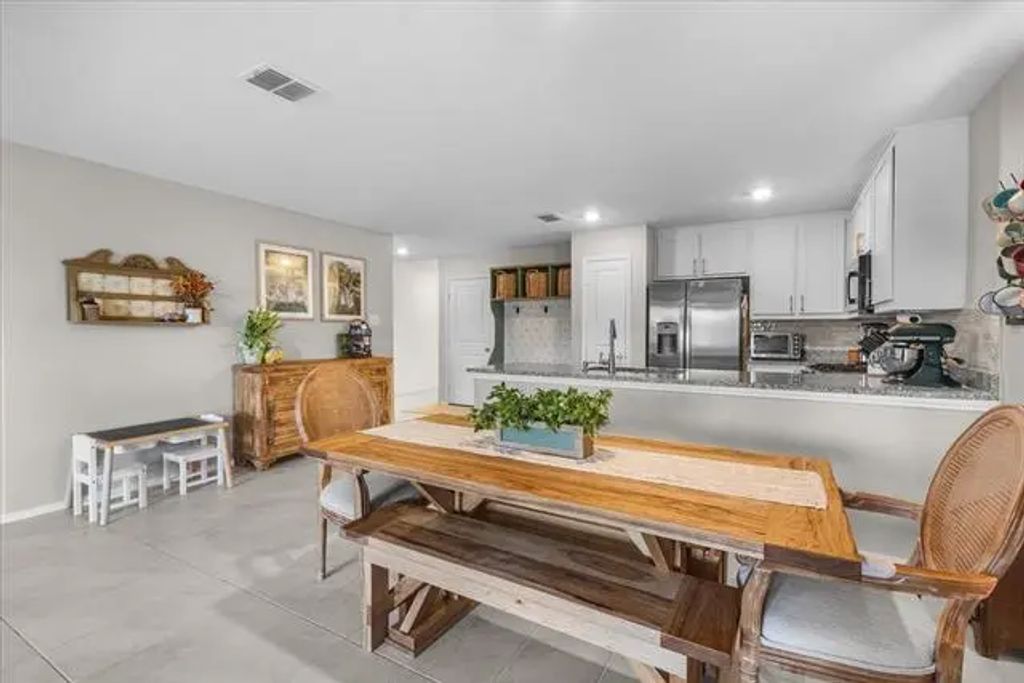 2525 Bunkerton Drive, Fort Worth