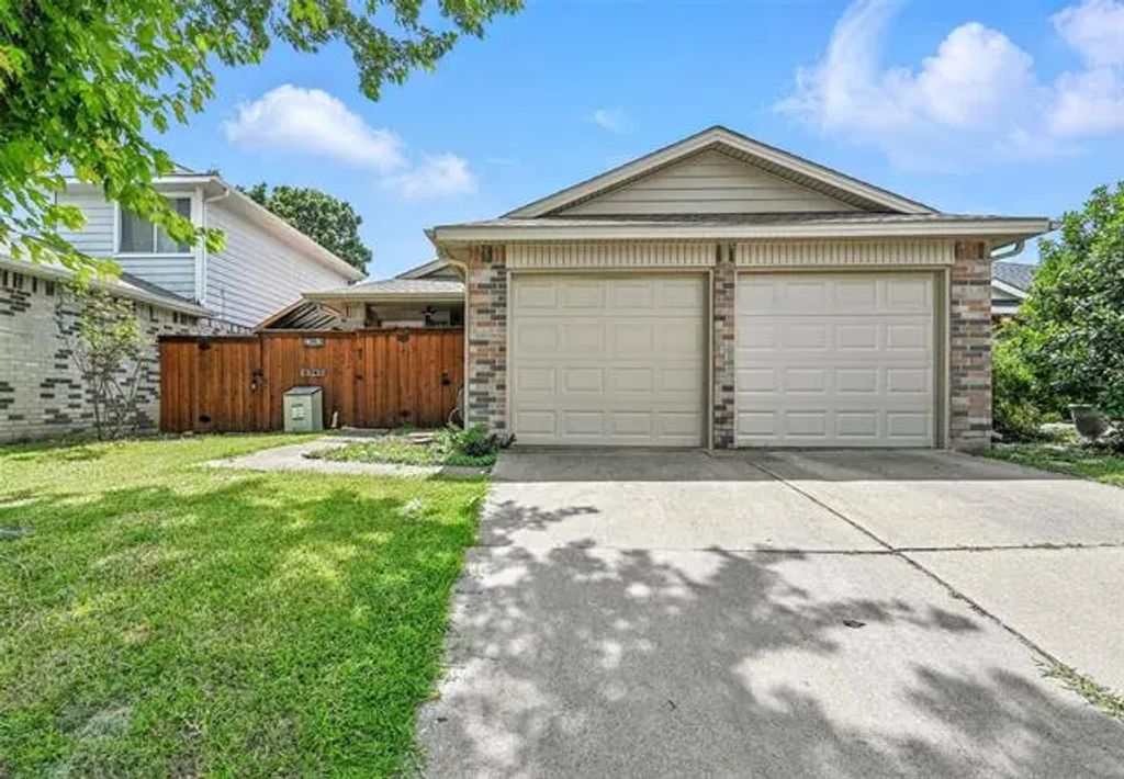 6743 Silver Sage Drive, Fort Worth