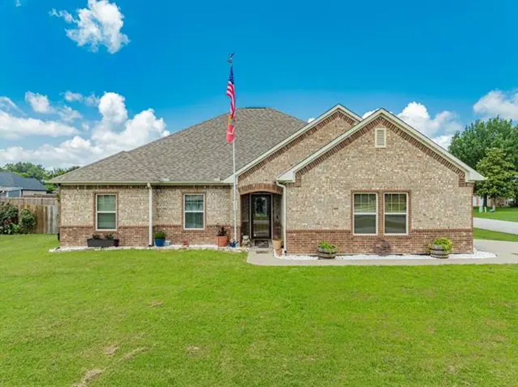 141 Ocean Lake Drive, Edgewood