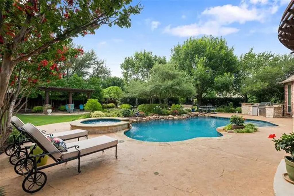 806 Ownby Lane, Southlake