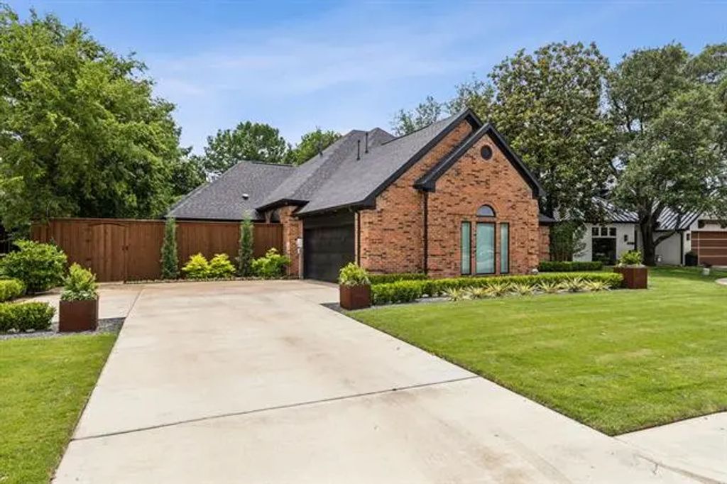 7306 Hiddencreek Drive, Dallas