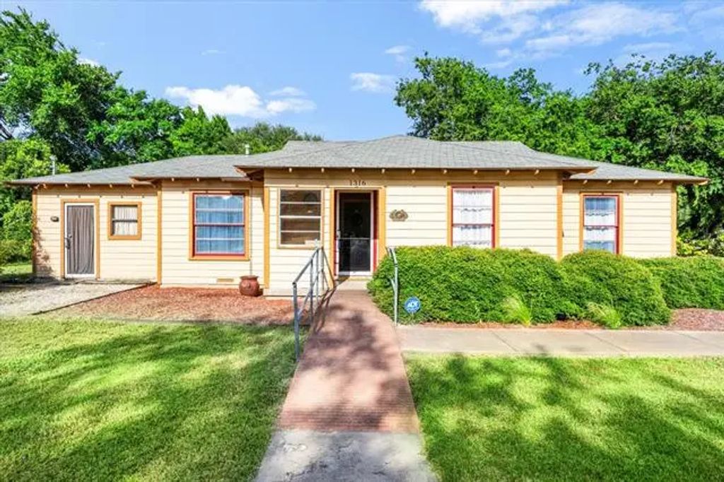 1316 Hall Street, Lancaster
