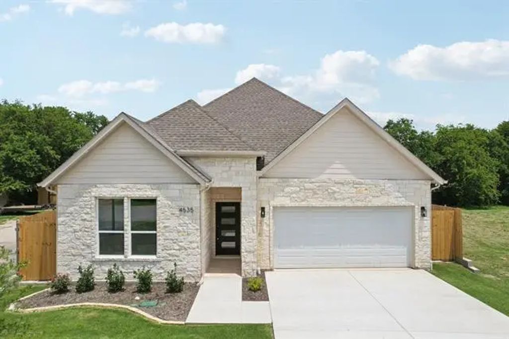 4535 W Lake Highlands Drive, The Colony