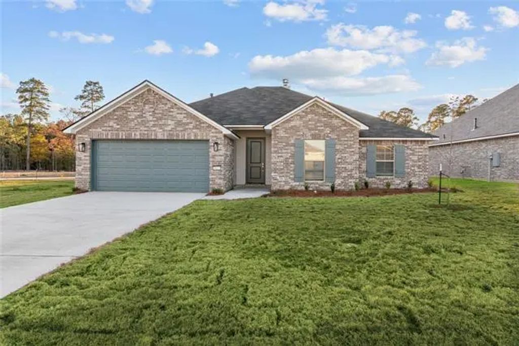 5633 Red Pine Street, Shreveport