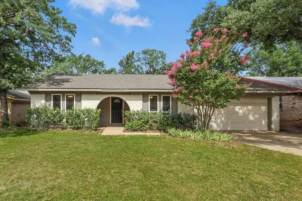 2102 Jacqueline Drive, Denton