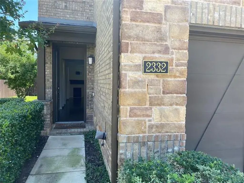2332 Aspermont Way, Lewisville