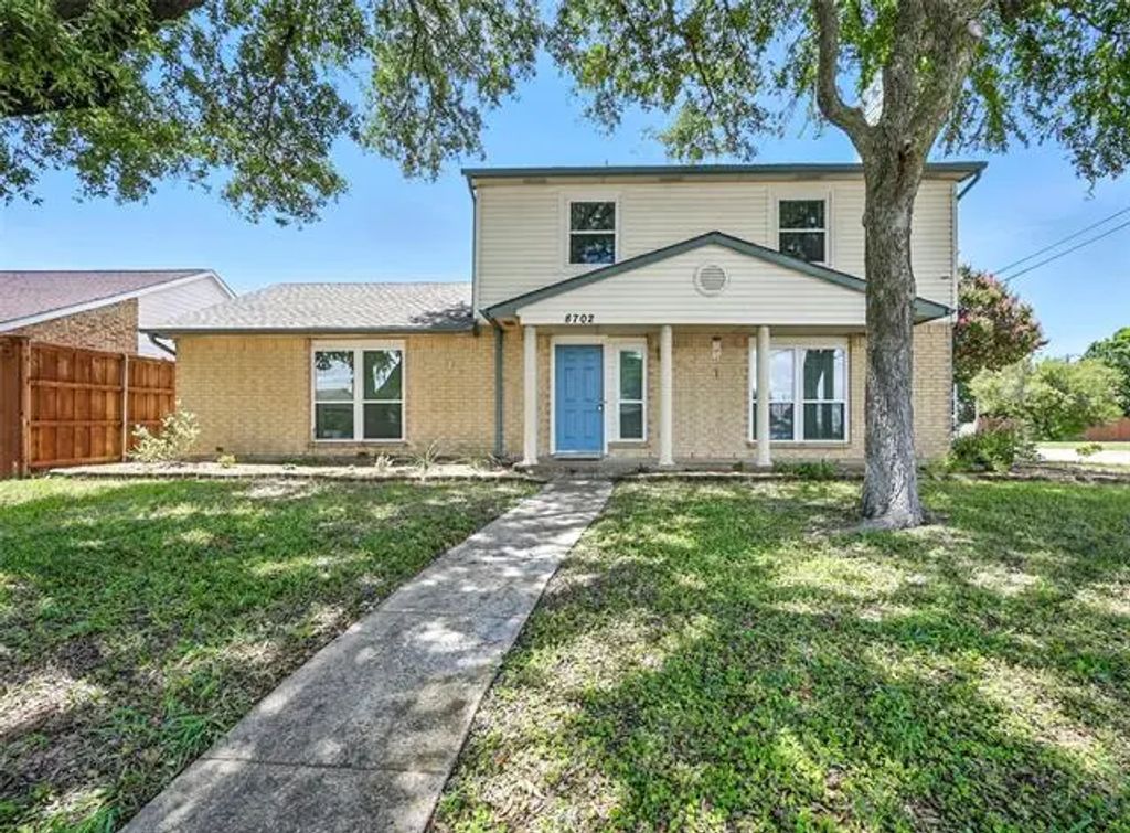 8702 Davis Street, Rowlett