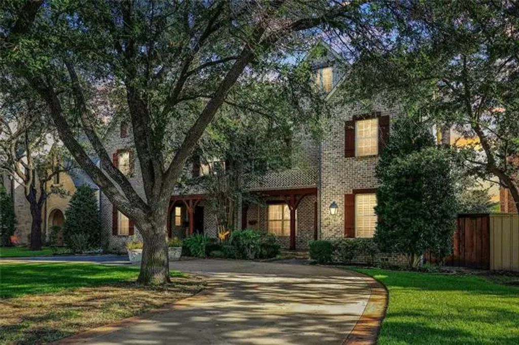 3815 Northwest Parkway, University Park