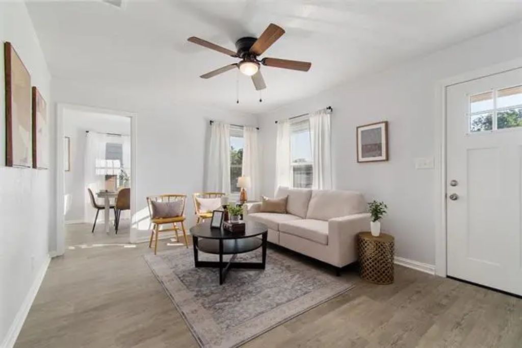 1805 Melba Court, River Oaks