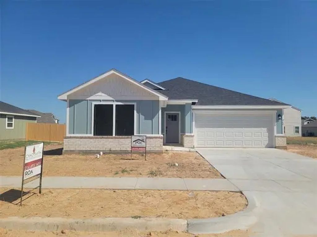 460 Peace Lily Way, Tolar
