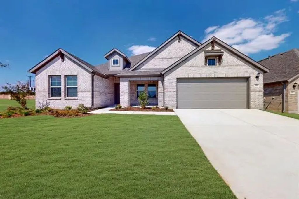120 Hudson Lane, Justin