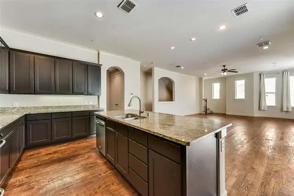 4111 Rawlins Street 404, Dallas
