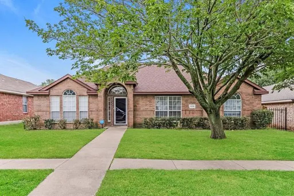 2230 Bridle Path Drive, Lancaster