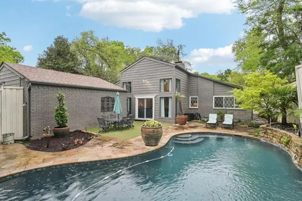 9120 Whitehurst Drive, Dallas
