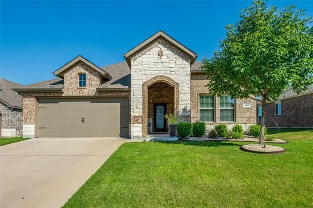 595 Yucca Court, Princeton