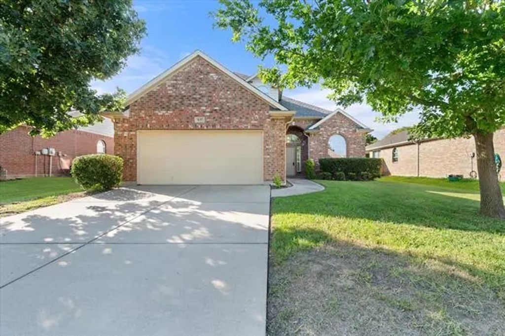 837 Pebblecreek Drive, Burleson