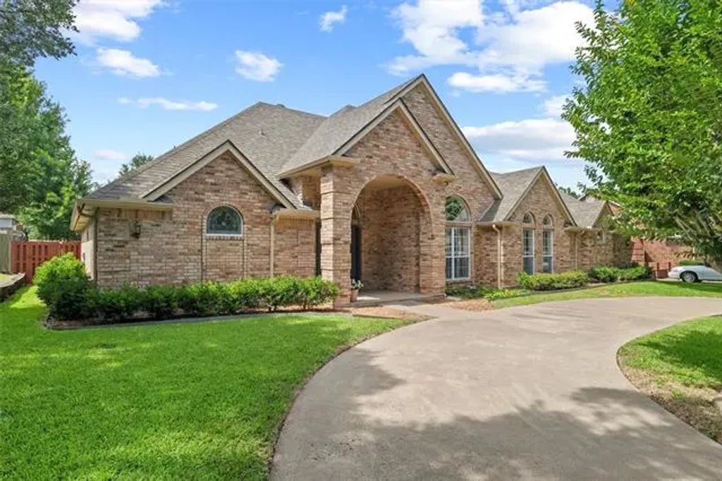 620 Mirkes Parkway, DeSoto