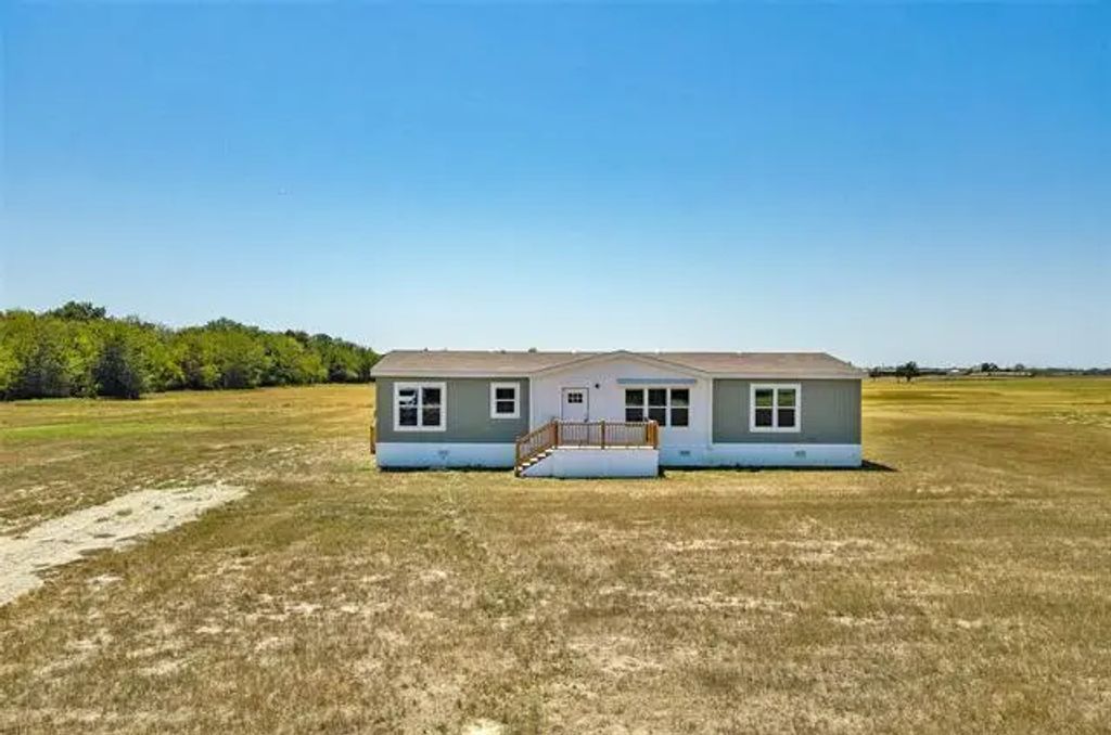 4317 County Road 3216, Lone Oak