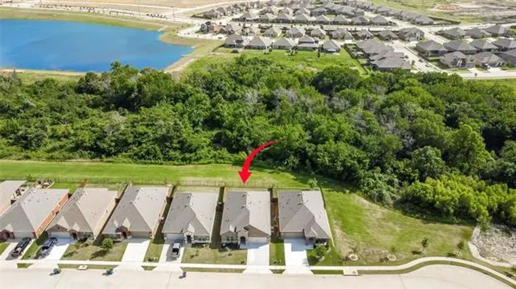 11111 Mustang Trail, Aubrey