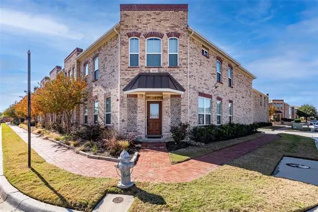 200 Emma Drive, Lewisville