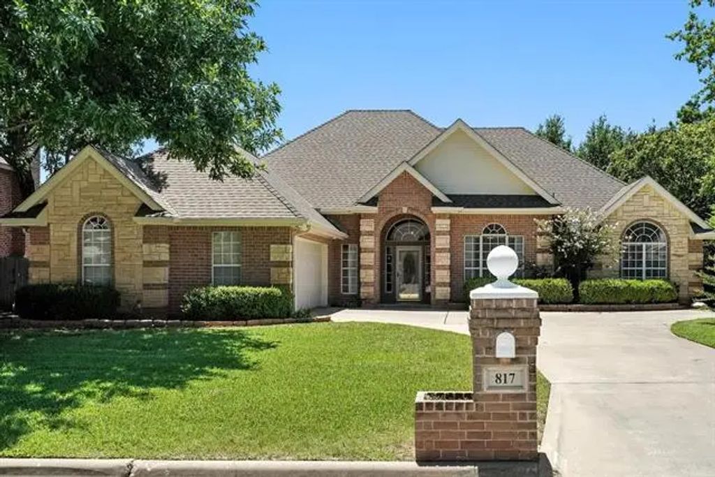 817 Waters Edge Drive, Abilene