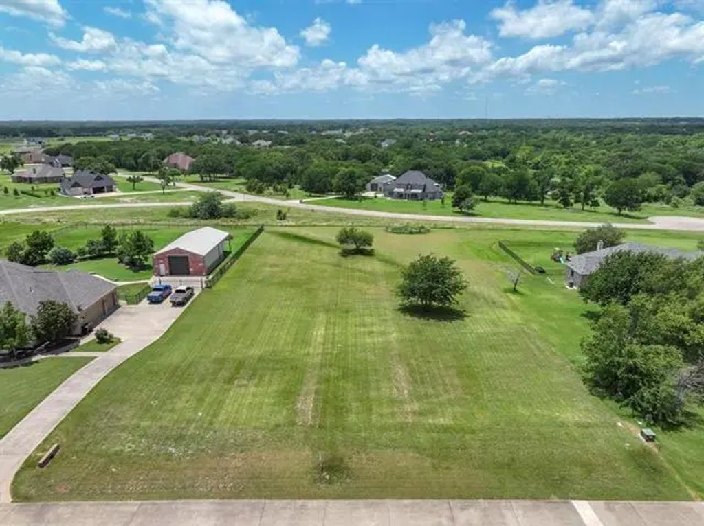 1321 Shadow Lakes Drive, Wills Point