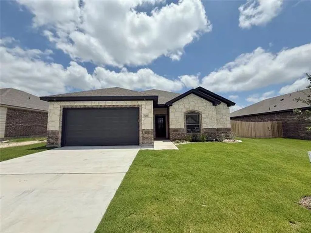 503 Magnolia Drive, Troy