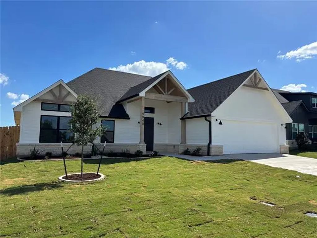 9940 Bridlewood Lane, Waco
