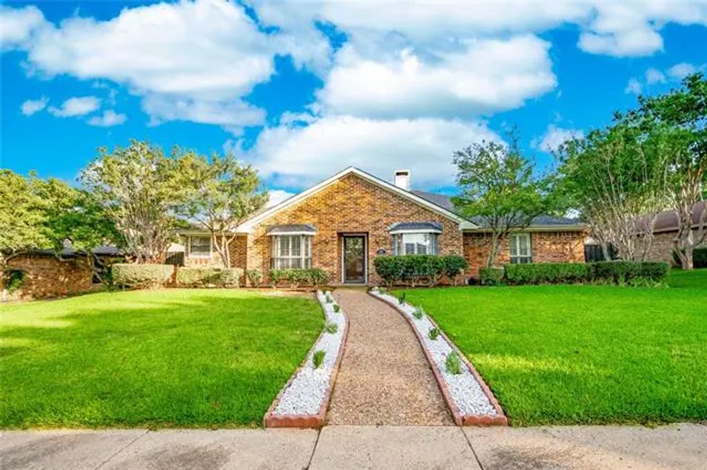 829 Woodmoor Drive, Coppell