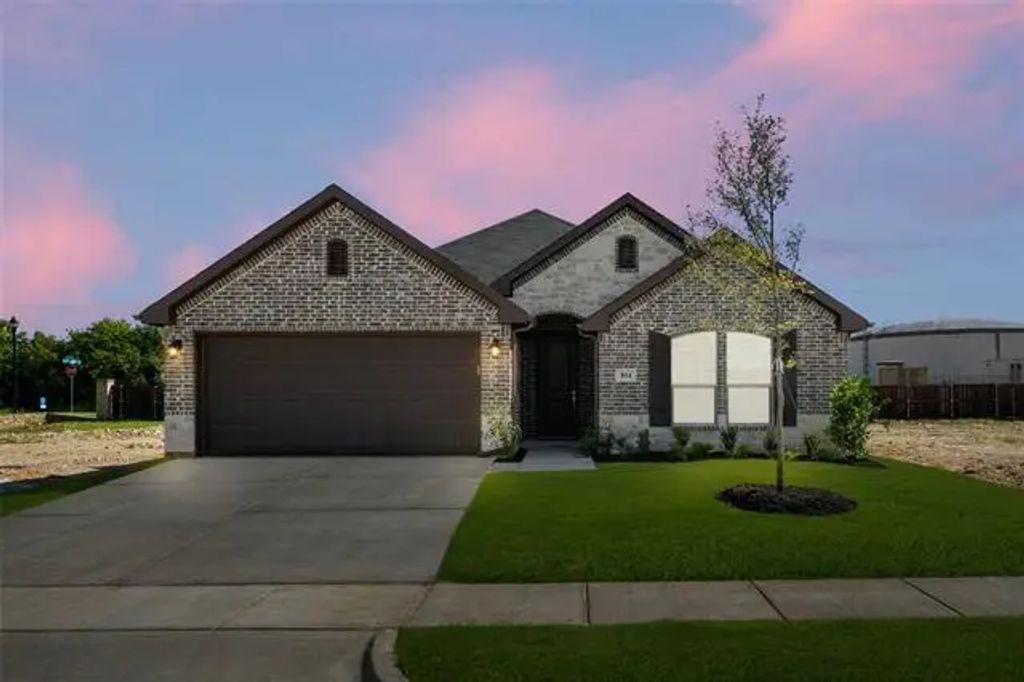 814 Misty Lane, Cleburne