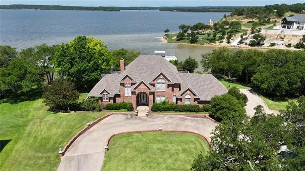 210 Private Road 1543, Bridgeport