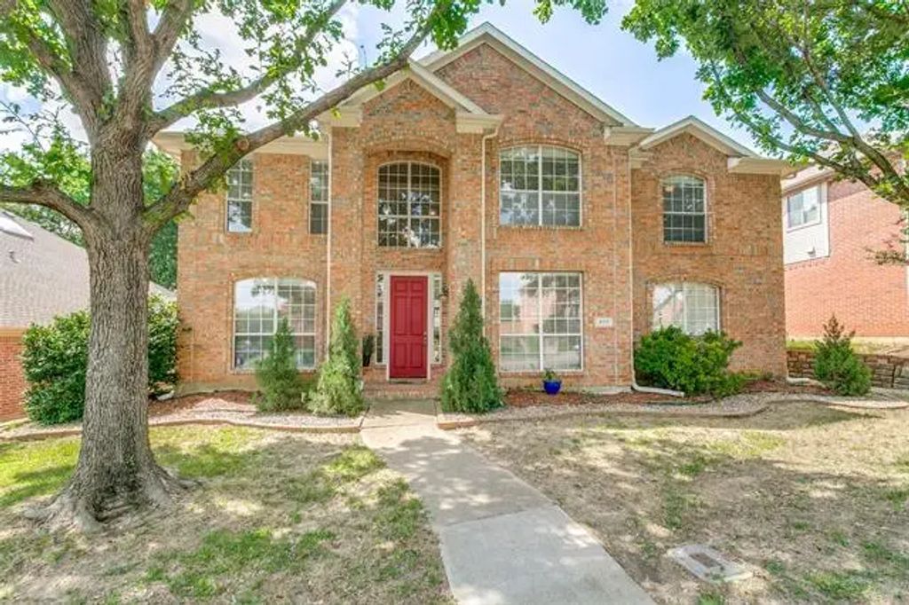 408 Crestview Point Drive, Lewisville