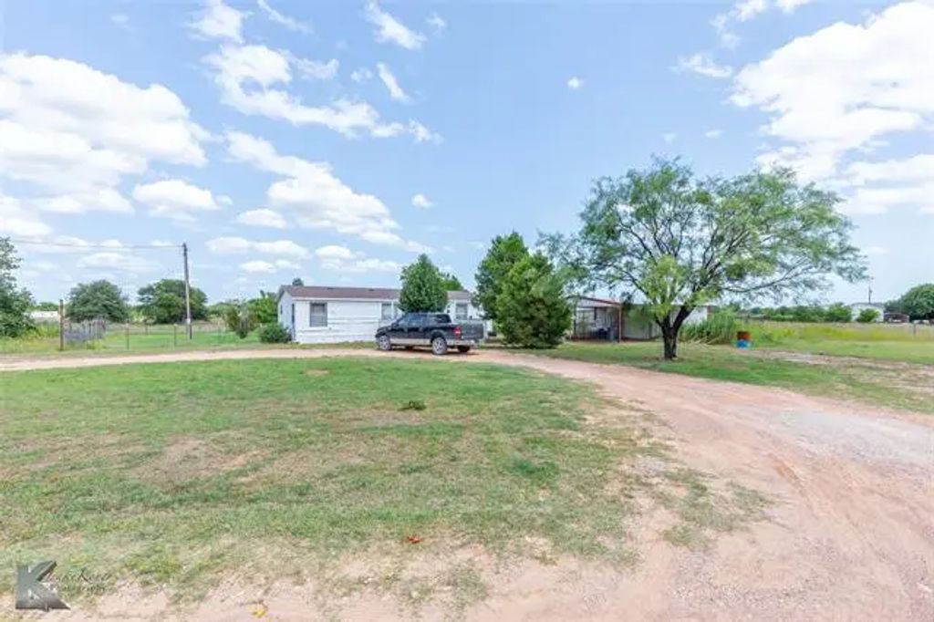 11774 County Road 343, Hawley